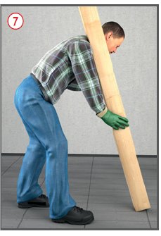 Heben eines Holzbalkens