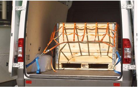 Abb. 101 Niederzurren eines freistehenden Ladeguts