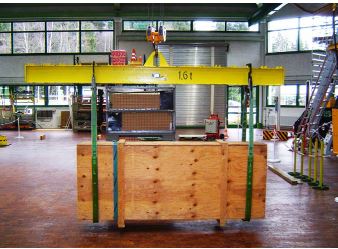 Abb. 105 Traverse mit angeschlagener Last