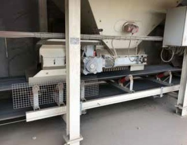 Abb. 31 Schutzeinrichtung an Abzugsbndern unter den Doseuren