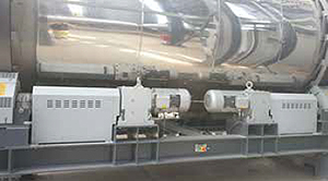 Abb. 35 Schutzeinrichtung an Laufrollen und Antriebswellen der Trockentrommel