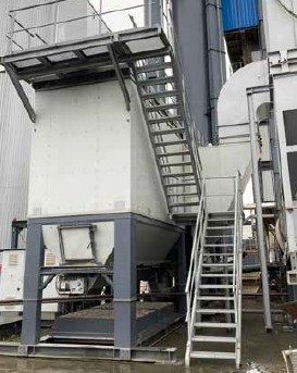 Abb. 39 Treppe als Zugang zur Wartungsbhne der Filteranlage