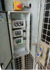 Abb. 53 Schlsseltransfersystem und Vor-Ort-Steuerung