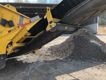 Abb. 57 Gut gesichertes Austragsband der mobilen Anlage