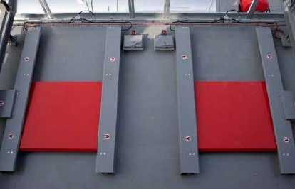 Abb. 68 Verfahrkbelebene mit Lukendeckeln