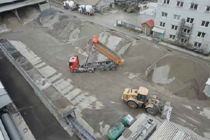 Abb. 7 Entladung in Materialboxen  Fahrzeug steht geradlinig