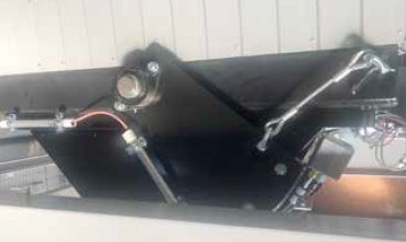 Abb. 70a Stahlseilsicherung einer Auslaufklappe