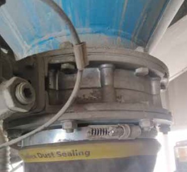 Abb. 73 Dichtung zwischen Fllersilo und Abzugseinrichtung