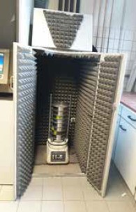 Abb. 83 Schallisolierter Siebmaschinenschrank