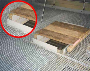 Nicht vollständig geschlossene Bühnenöffnung