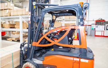 Abb. 17 Fahrerrckhalteeinrichtung (hier: Bgeltr) bei jeder Fahrt benutzen