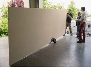 Abb. 28 Plattenklemmwagen; durch das Eigengewicht wird die Platte geklemmt