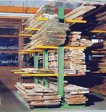 Abb. 64 Kragarmregal (mit Teleskoparmen fr Schnittholz)