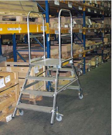 Abb. 68 Verfahrbare Podestleiter