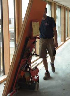 Abb. 74 Durch Hebe-/Transportroller bzw. Treppenroller entfllt manuelles Tragen