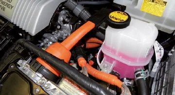 Abb. 8-1 Orange gekennzeichnete HV-Kabel