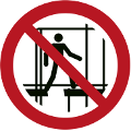 ISO 7010-P025 Benutzen des unvollständigen Gerüsts verboten